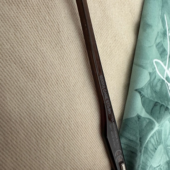 Maui Jim Sunglasses with Case. - Picture 6 of 6